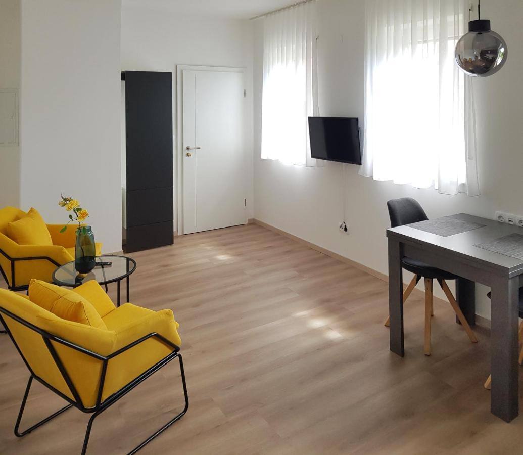 Hotel-Garni 'Zum Weinkrug' Sommerhausen Szoba fotó